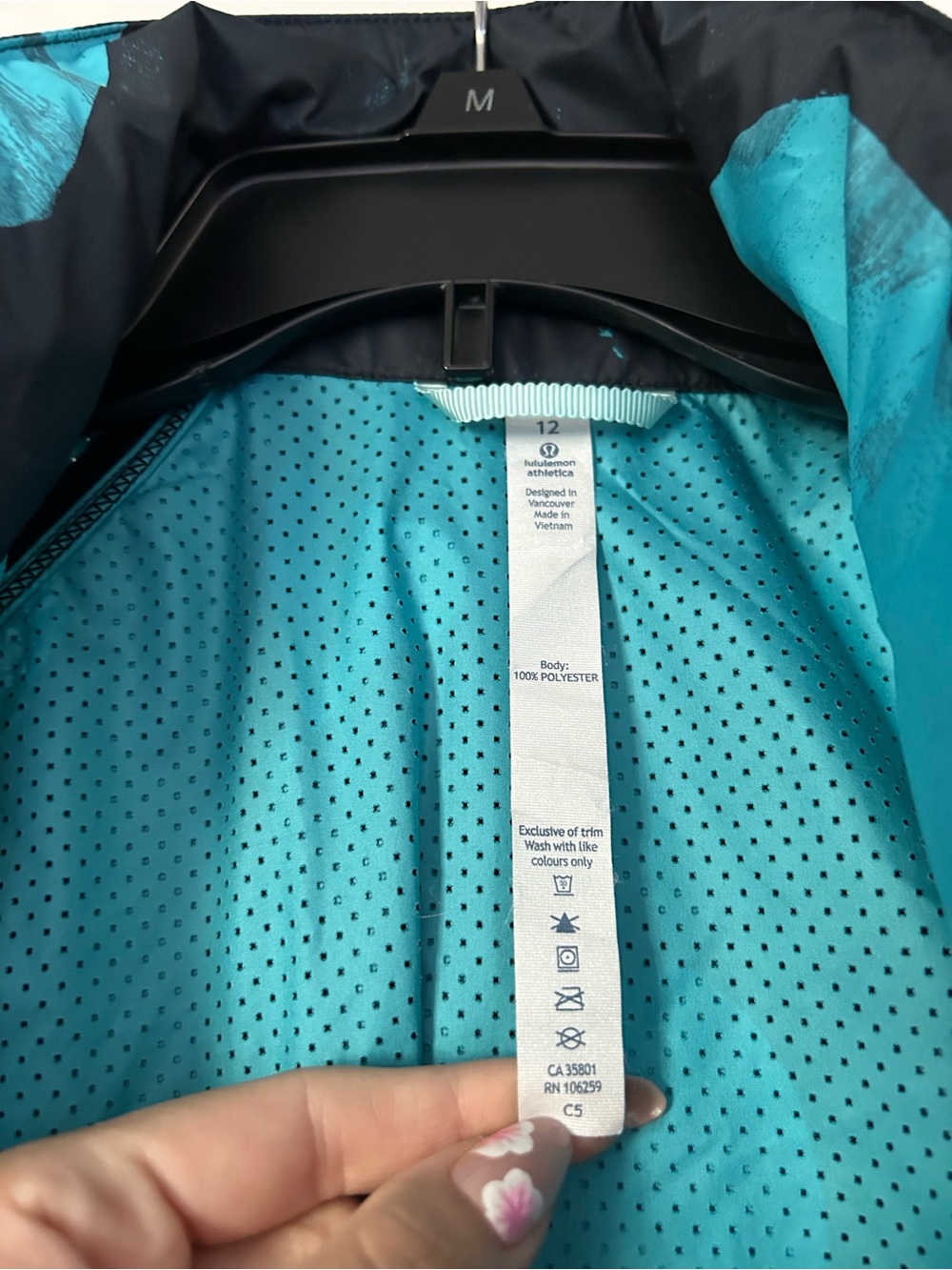 Lululemon Athletica Teal and Black Pack-It Hooded Vest - Peacock - Picture 5 of 8